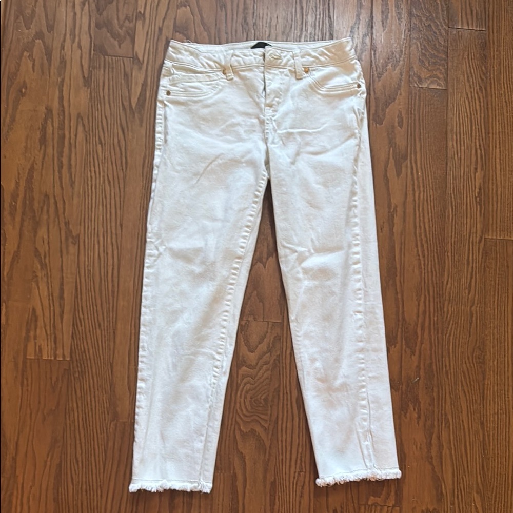 1822 Denim White Ankle Cropped Jeans